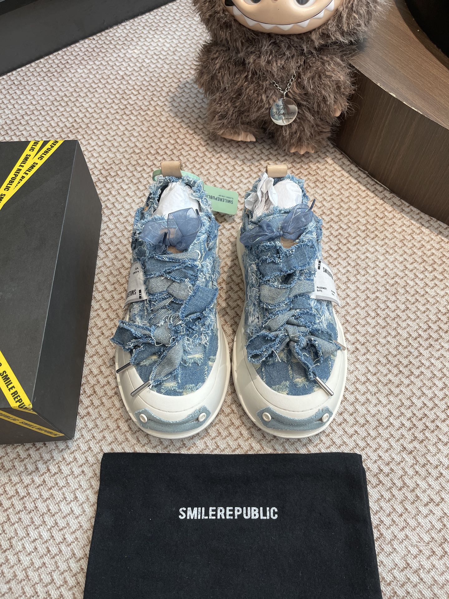 NO:466355,SMILE REPUBLIC classic casual shoes are purchased and developed for the whole pair of shoes. All customized materials are customized, exclusive mold opening sole, all details are shipped together, and even the packaging is the same as the genuine one. Size: 35-44, casual shoes/sports shoes, sneakers19860909SMILE REPUBLIC 经典款休闲鞋整双鞋子采购Zp开发打造,全部定制材料,独家开模大底,细节全部对版出货,连包装也做到跟正品一样.码数:35-44,休闲鞋/运动鞋,sneakers,Women's Shoes