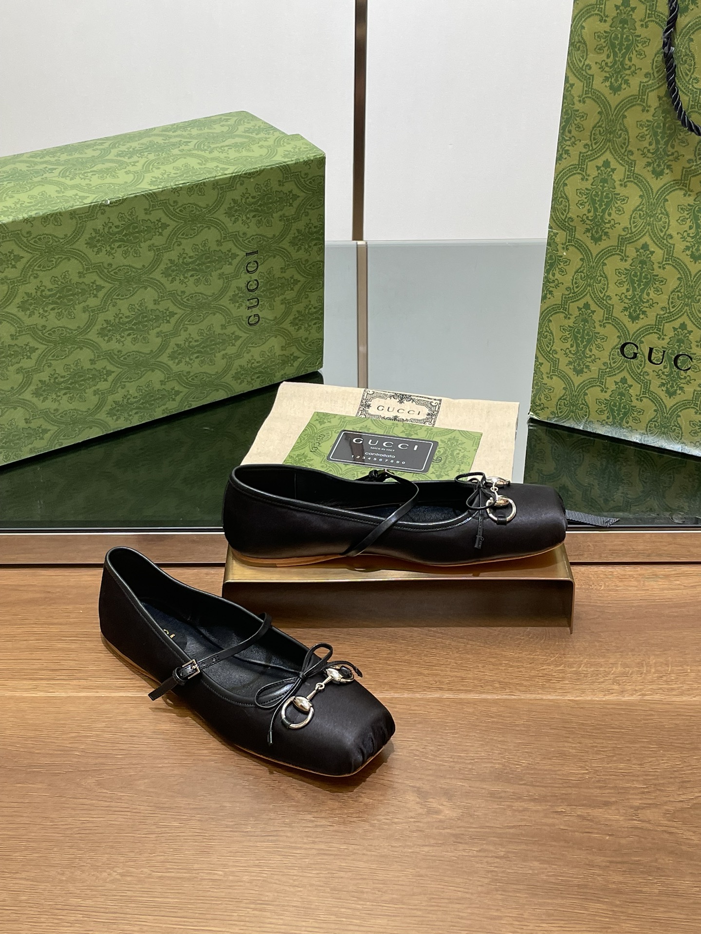 GUCCI 25早春 ホースビット バレエシューズ ランウェイモデル+アンコラレッド スタッズ カスタム輸入生地 輸入本革底