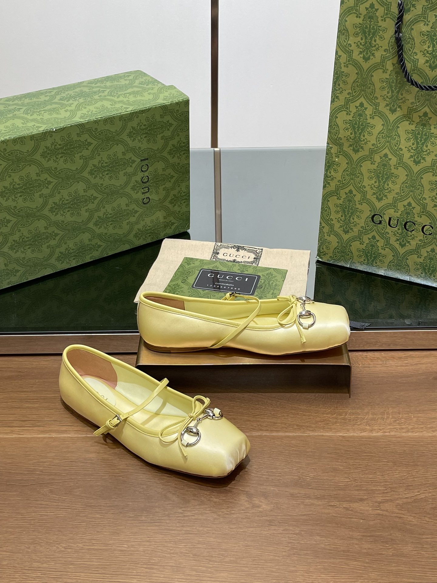 GUCCI 25年早春 ホースビット バレエシューズ ランウェイモデル+アンコラレッド スタッズ カスタム輸入生地 輸入本革底