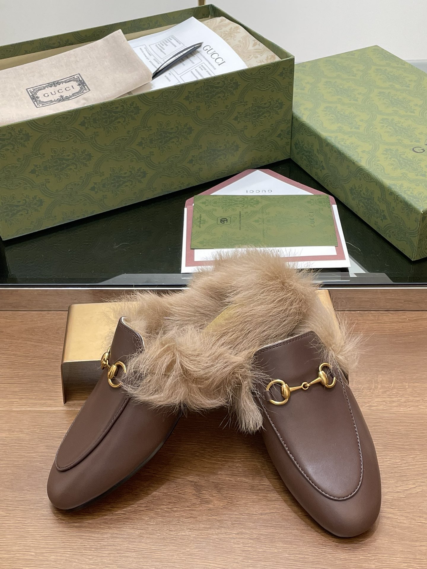 Gucci Princetown Leather Slipper with Horsebit - Comfort & Style 7 i1729234366 5084 2