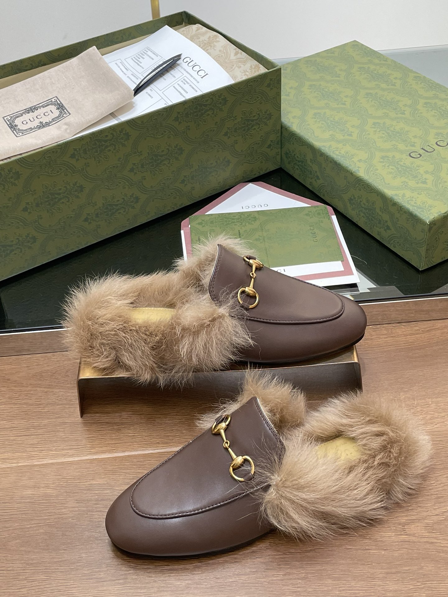 Gucci Princetown Leather Slipper with Horsebit - Comfort & Style 6 i1729234366 8590 7