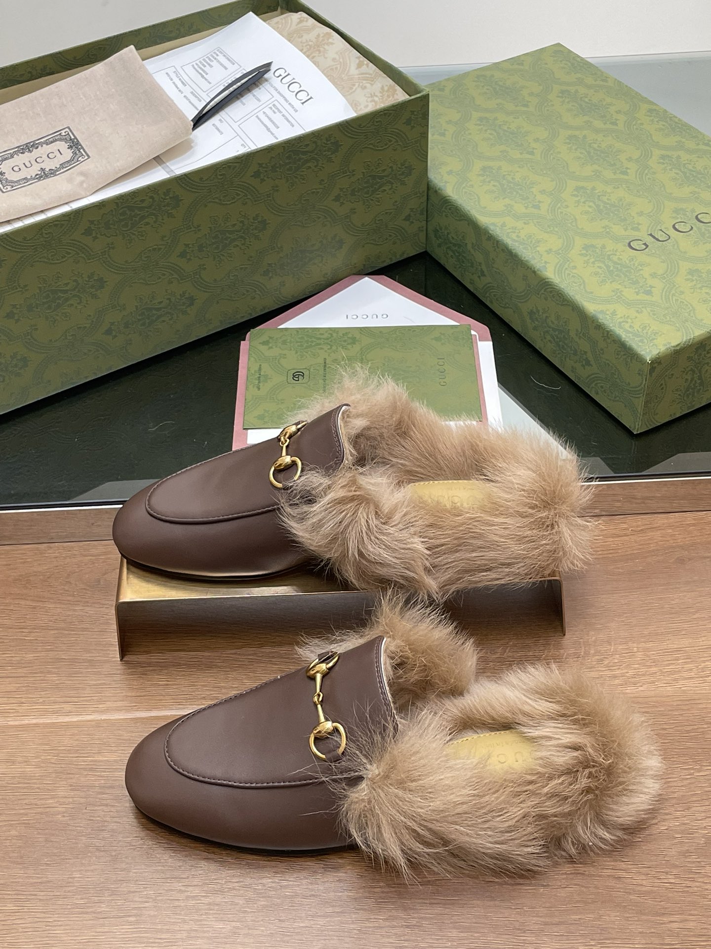 Gucci Princetown Leather Slipper with Horsebit - Comfort & Style 3 i1729234366 9087 4