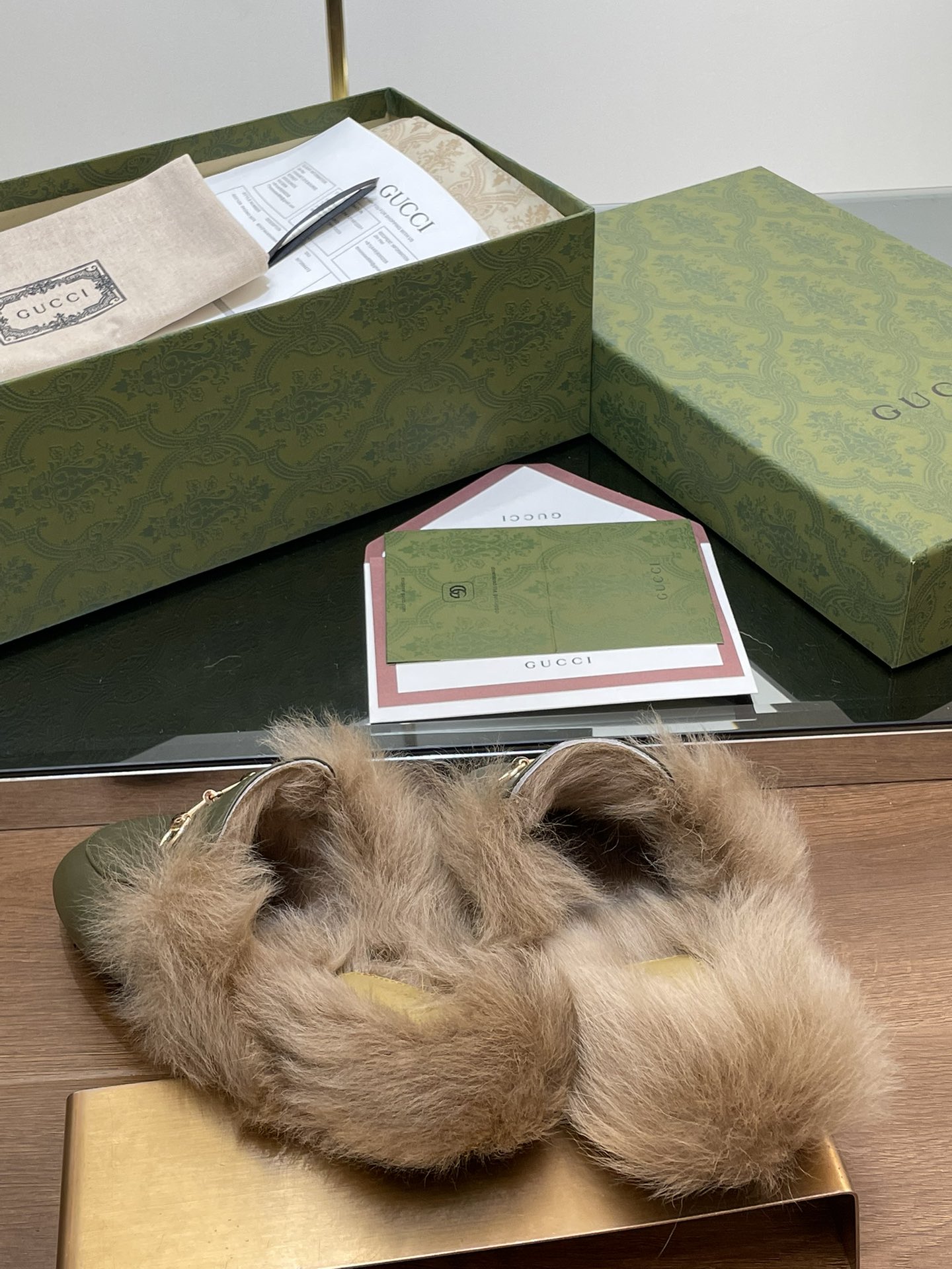 Gucci Princetown Leather Slipper with Horsebit - Luxurious Comfort 9 i1729234498 1453 7