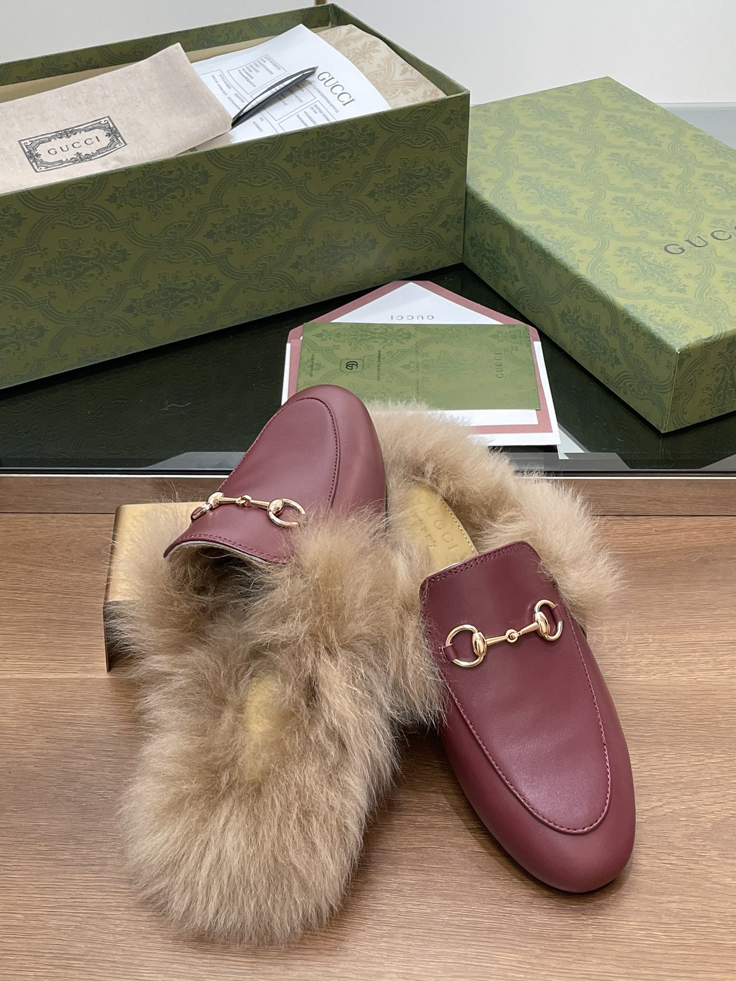 Gucci Princetown Leather Slipper with Horsebit - Luxurious Comfort 8 i1729234547 3239 5