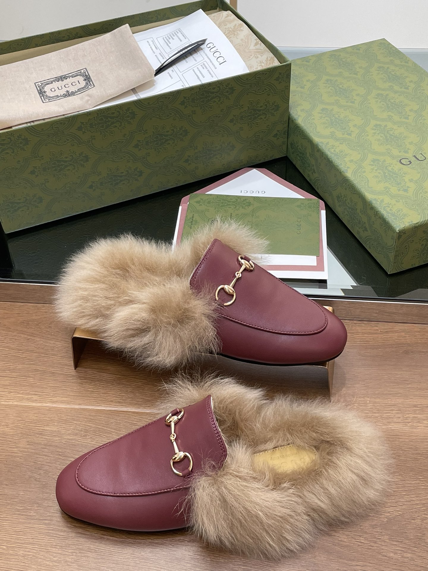 Gucci Princetown Leather Slipper with Horsebit - Luxurious Comfort 6 i1729234547 403 3