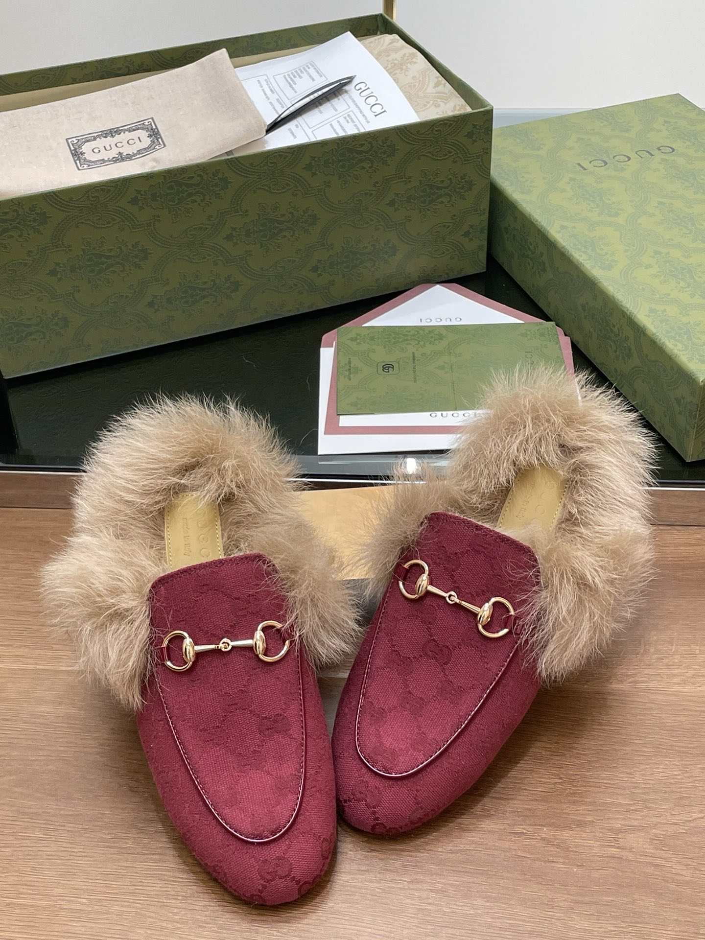 Gucci GG Marmont Loafer Mule: Classic Style & Supreme Comfort 5 i1729235452 1759 8