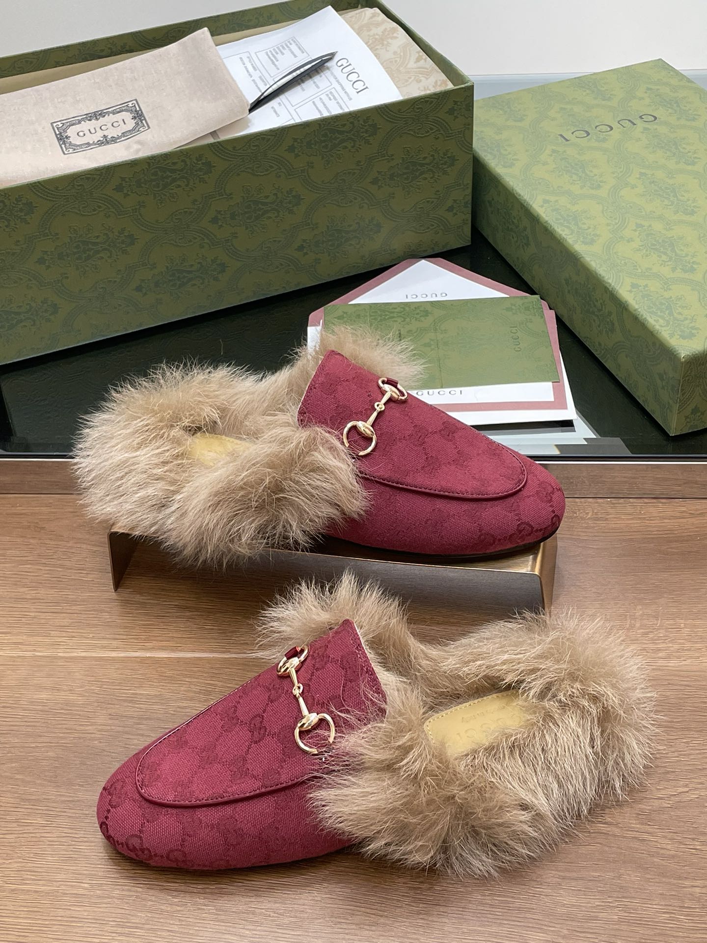 Gucci GG Marmont Loafer Mule: Classic Style & Supreme Comfort 6 i1729235452 3484 0