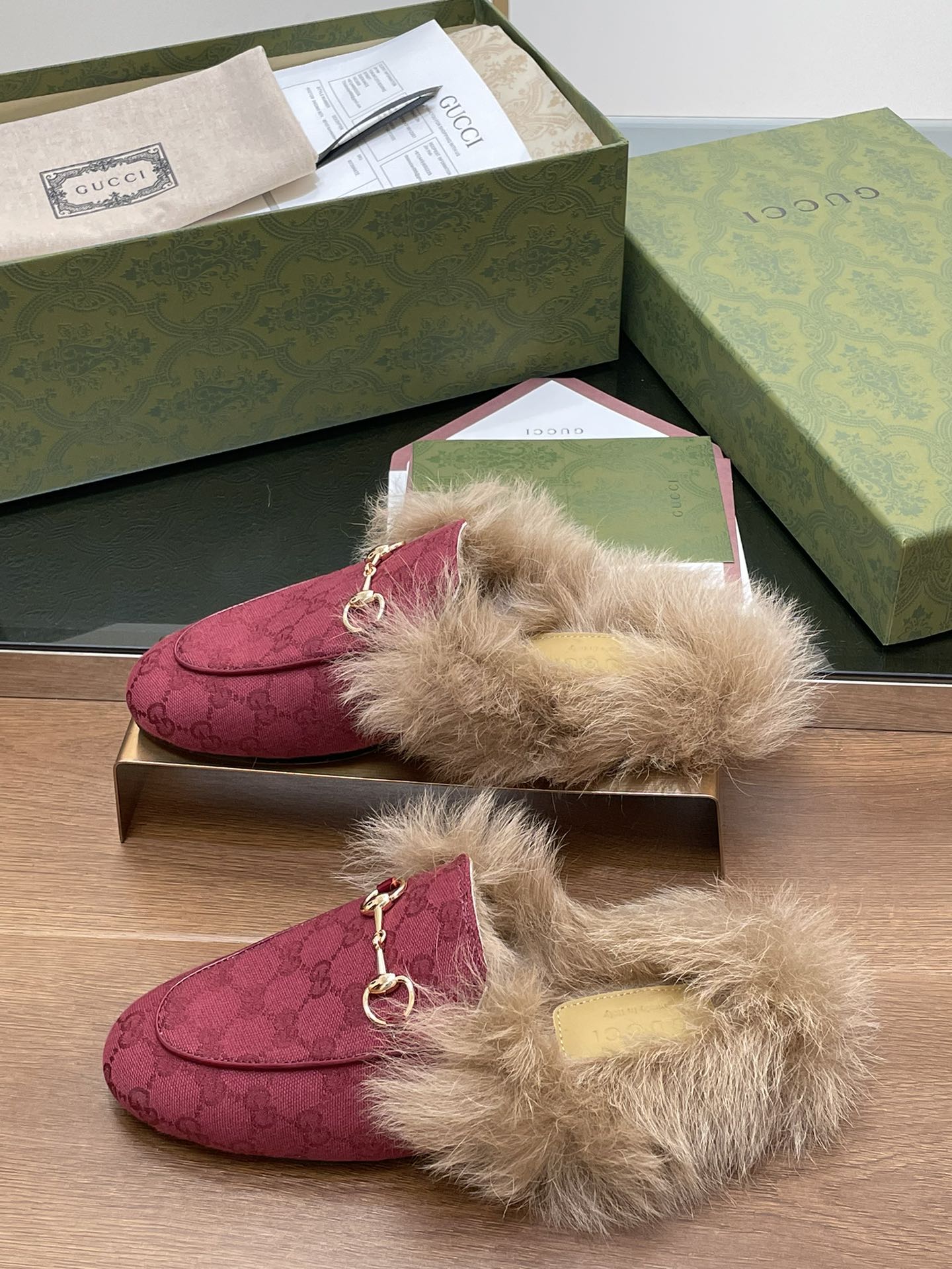 Gucci GG Marmont Loafer Mule: Classic Style & Supreme Comfort 3 i1729235452 725 5
