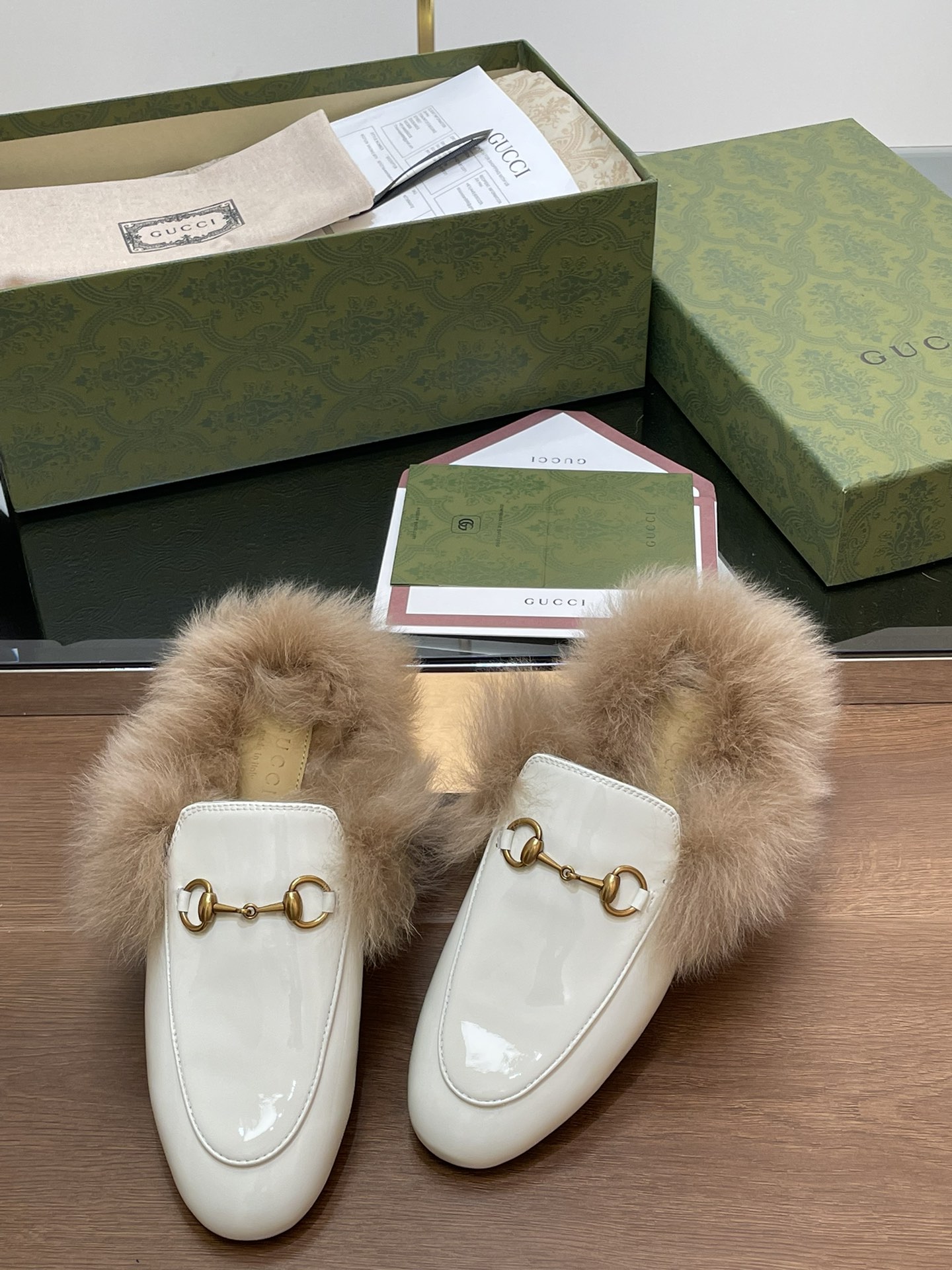 Gucci Princetown Leather Slipper with Horsebit - Luxurious & Timeless 5 i1729235789 5023 3