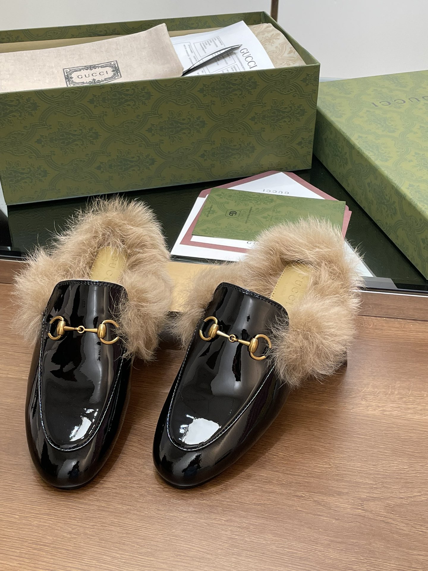 Gucci Princetown Leather Slipper with Horsebit - Luxurious & Timeless 5 i1729235829 132 2