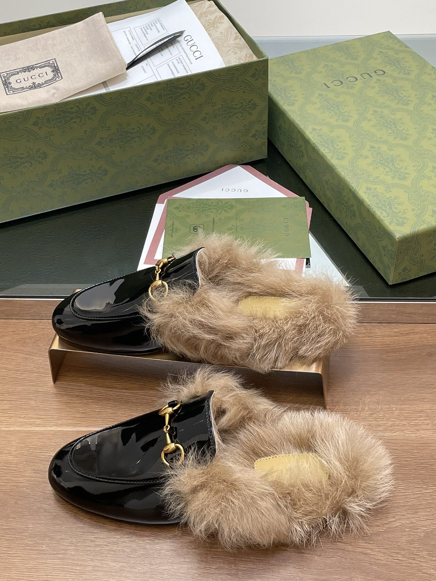 Gucci Princetown Leather Slipper with Horsebit - Luxurious & Timeless 3 i1729235829 3509 3
