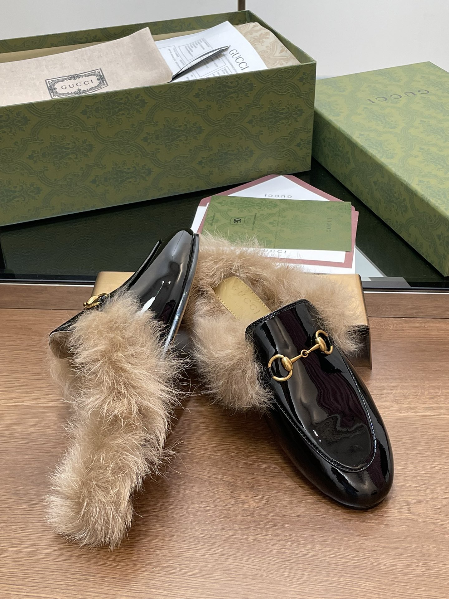 Gucci Princetown Leather Slipper with Horsebit - Luxurious & Timeless 8 i1729235830 3507 5