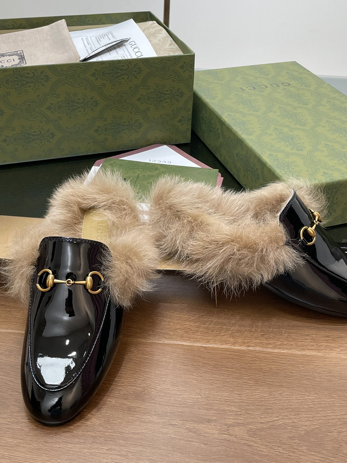 Gucci Princetown Leather Slipper with Horsebit - Luxurious & Timeless 7 i1729235830 9794 4