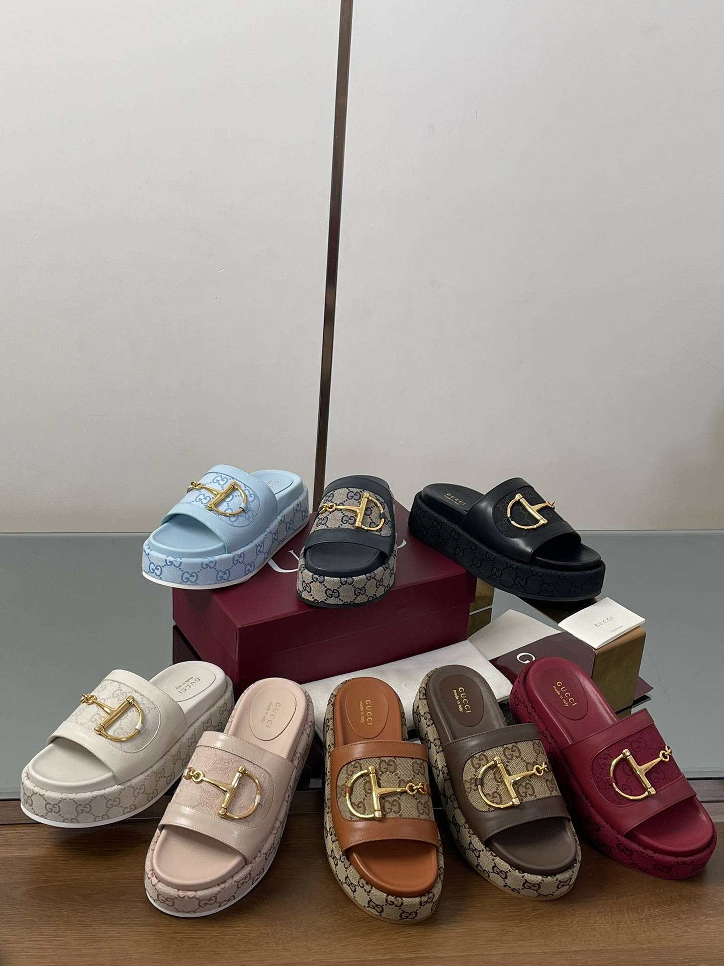 NO:390059,Gucci casual thick-soled water NTD half-marathon buckle continues to update, slippers, gucci, slippers19860909Gucci 休闲厚底水台大D半马衔扣延续更新,拖鞋,gucci,slippers,Women's Shoes