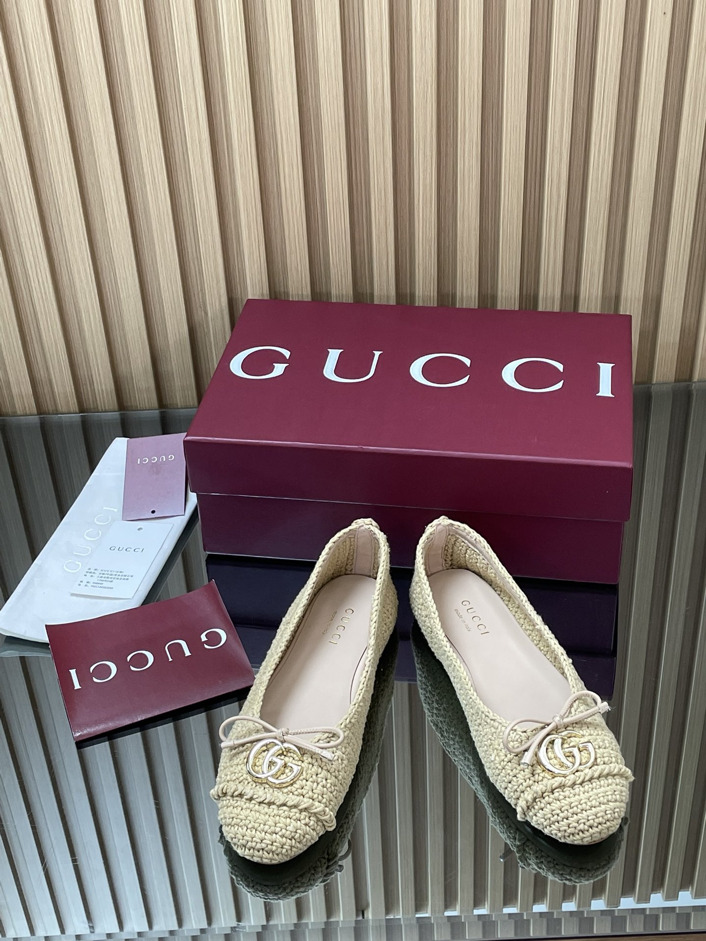 Gucca’s High-End Fine Ballet Shoes with Custom Fabric and Gold Details - 图片 2