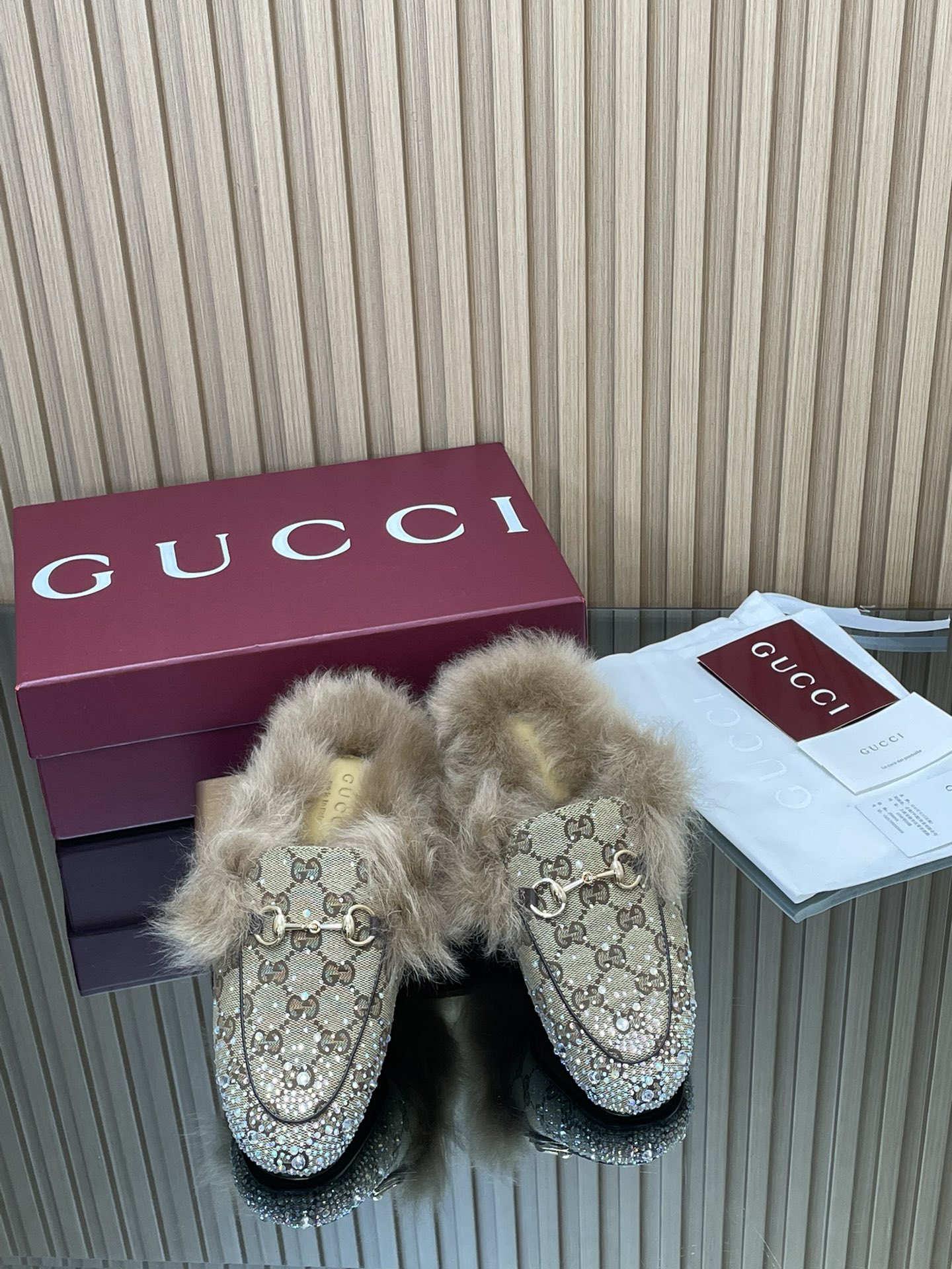 NO:546549,A thousand-year-old classic hot-selling style, must-sell color matching set every year, semi-dragged fur shoes19860909万年经典热卖款毛拖 年年必卖配色大集,半拖毛毛鞋,Women's Shoes