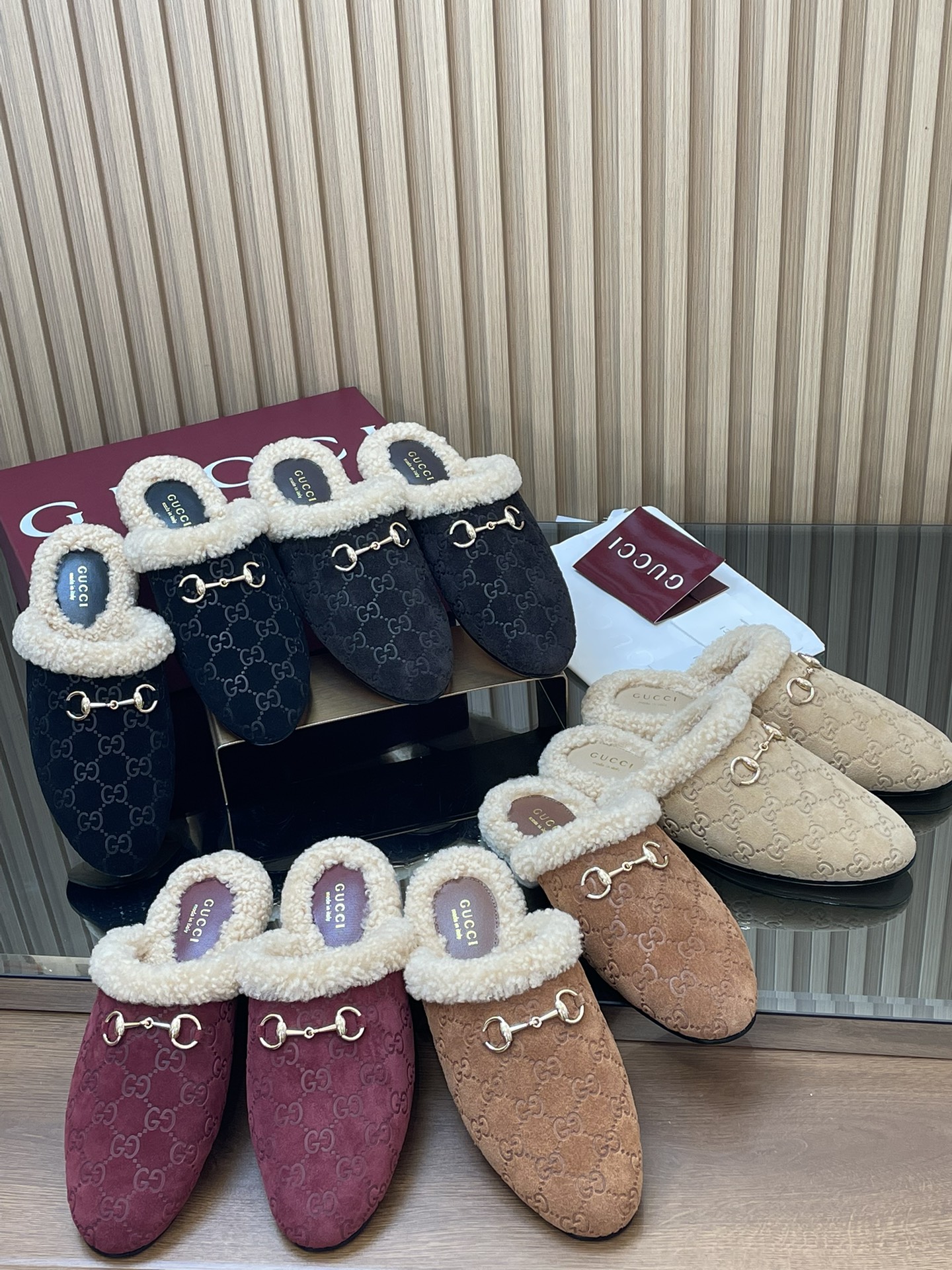 NO:594013,During the frost season, furry shoes and slippers are shipped in large quantities, and semi-furry slippers are shipped.19860909霜降时节毛毛鞋毛拖大量出货,半拖毛毛鞋,Women's Shoes