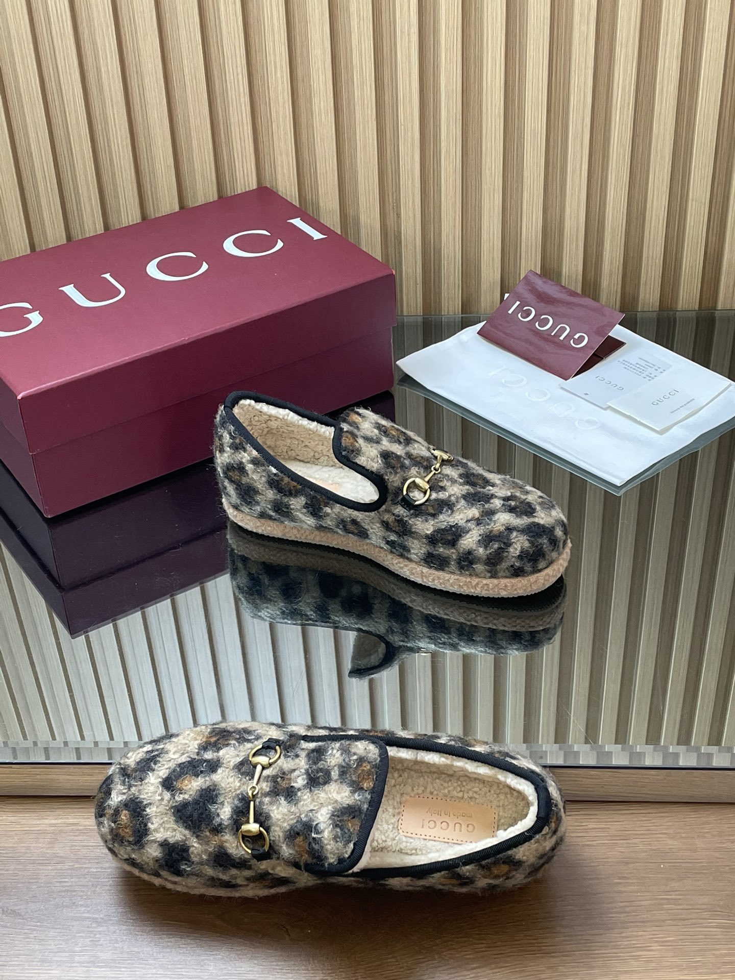 GUCCI 秋冬新品 マ衔扣毛毛楽福鞋 高品質デザイン