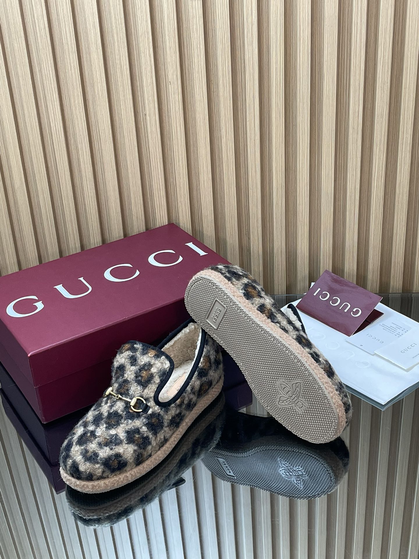 GUCCI 秋冬新品 マ衔扣毛毛楽福鞋 高品質デザイン
