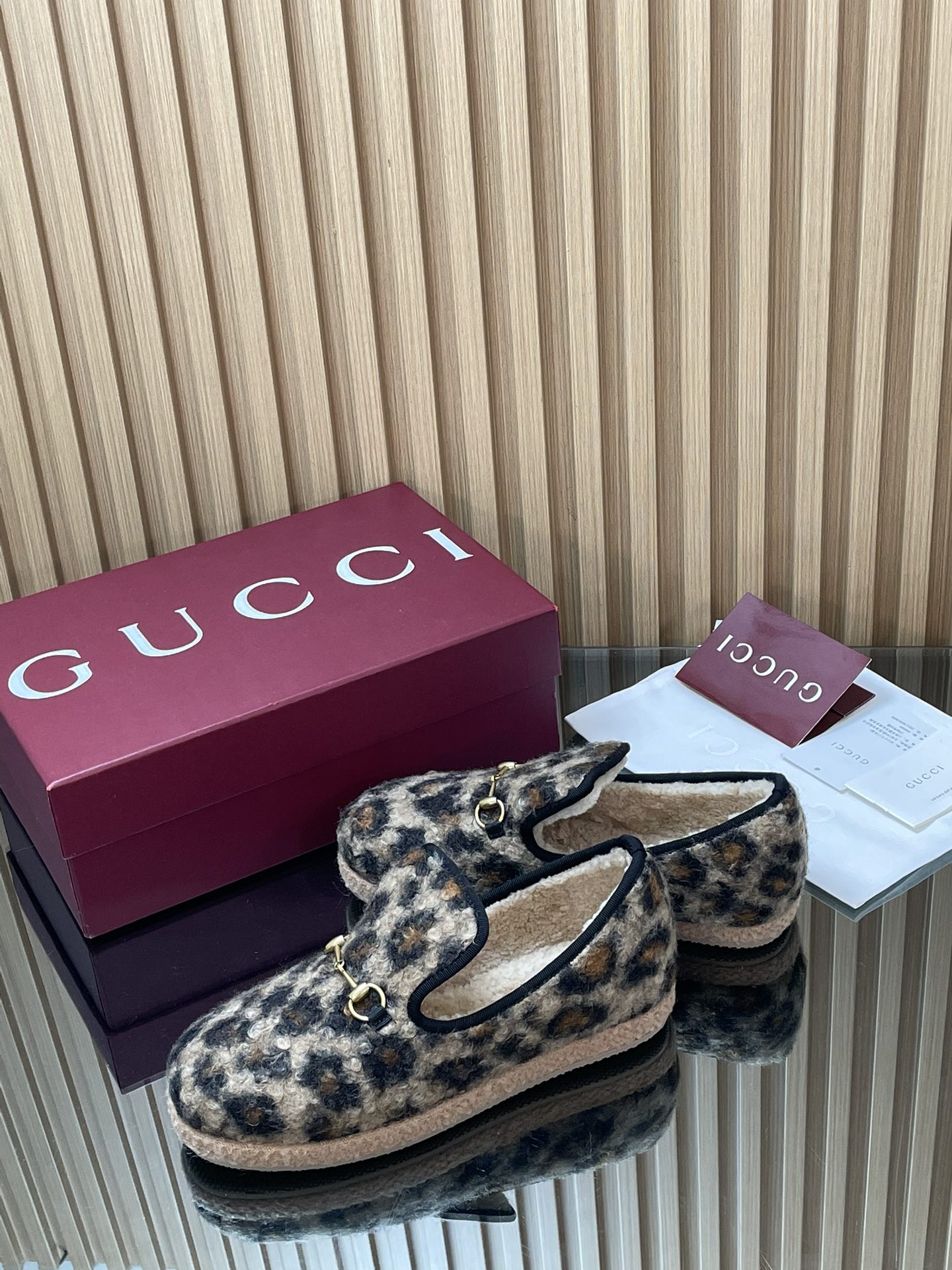GUCCI 秋冬新品 マ衔扣毛毛楽福鞋 高品質デザイン