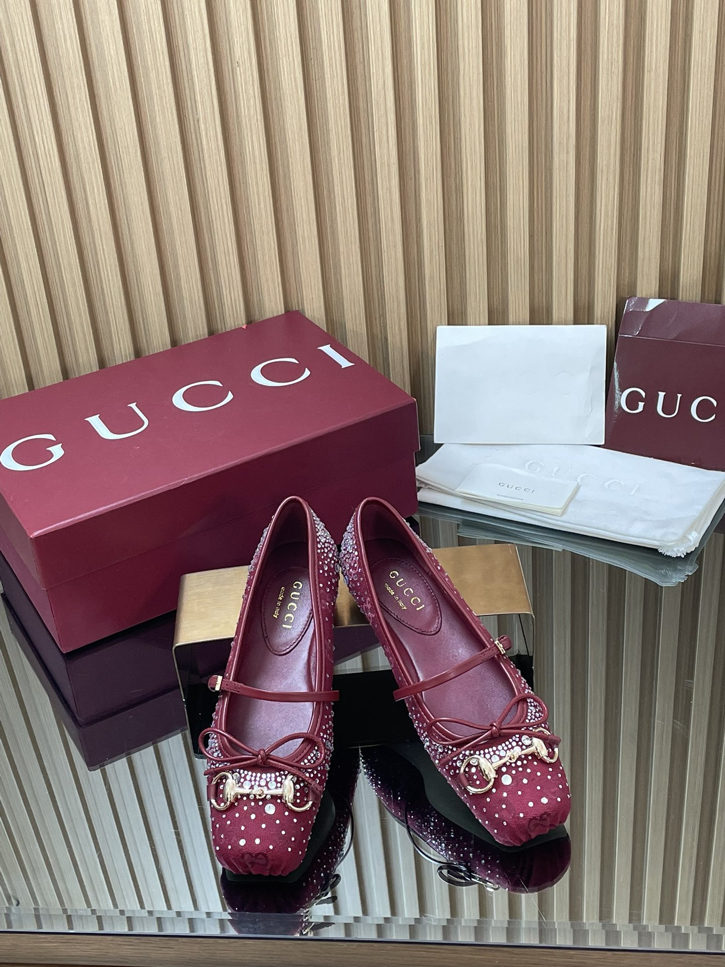 Gucci GG Crystal Embellished Ballet Flats – Classic & Elegant