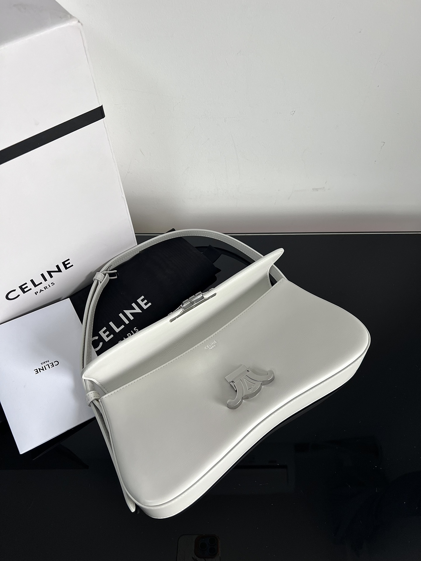 Celine LOLA medium cow leather handbag [original authentic leather, all steel hardware] Arc de Triomphe baguette armpit, size: 28