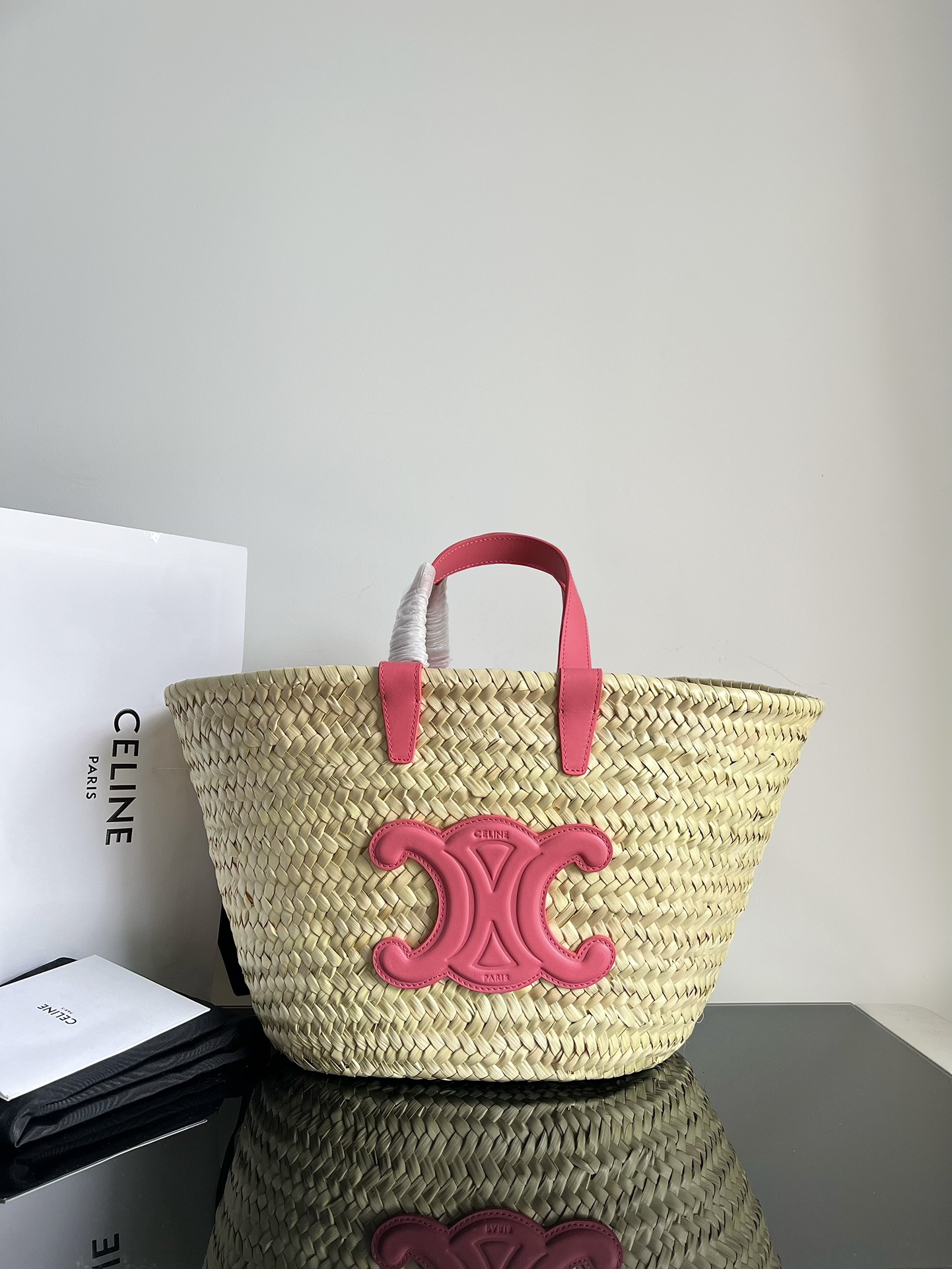 Celine ysl classic palm leaf and cowhide basket bag with original cowhide, straw woven vegetable basket size: 25 x 25 x 15 (bag mouth length 45)
