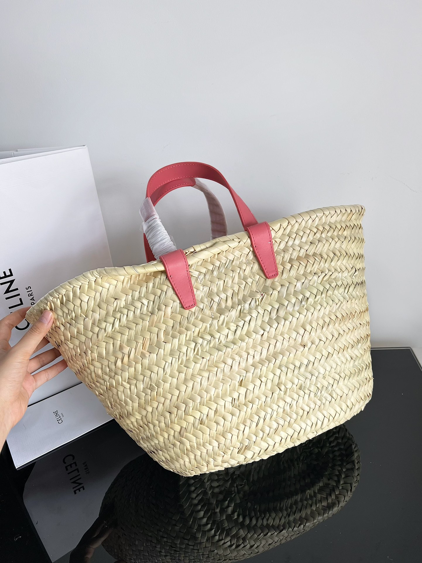 Celine Arts and crafts design! ysl classic palm leaf and cowhide basket bag with original cowhide, straw woven vegetable basket size: 25 x 25 x 1