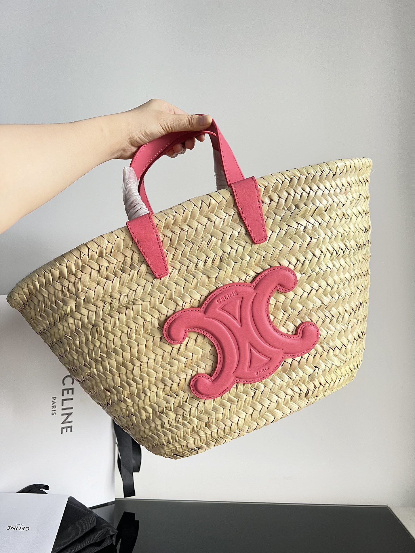 Celine Arts and crafts design! ysl classic palm leaf and cowhide basket bag with original cowhide, straw woven vegetable basket size: 25 x 25 x 1