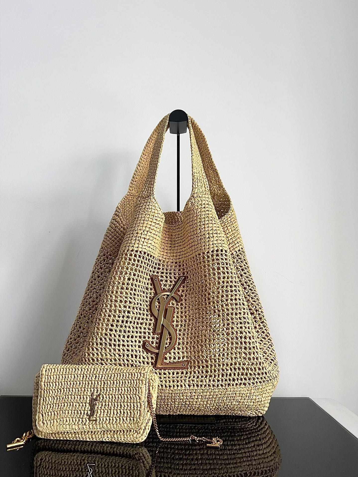 Celine [Exclusive real shot] ICARE raffia crocheted extra large shopping bag, woven raffia crocheted extra large shopping bag, decorated with ove
