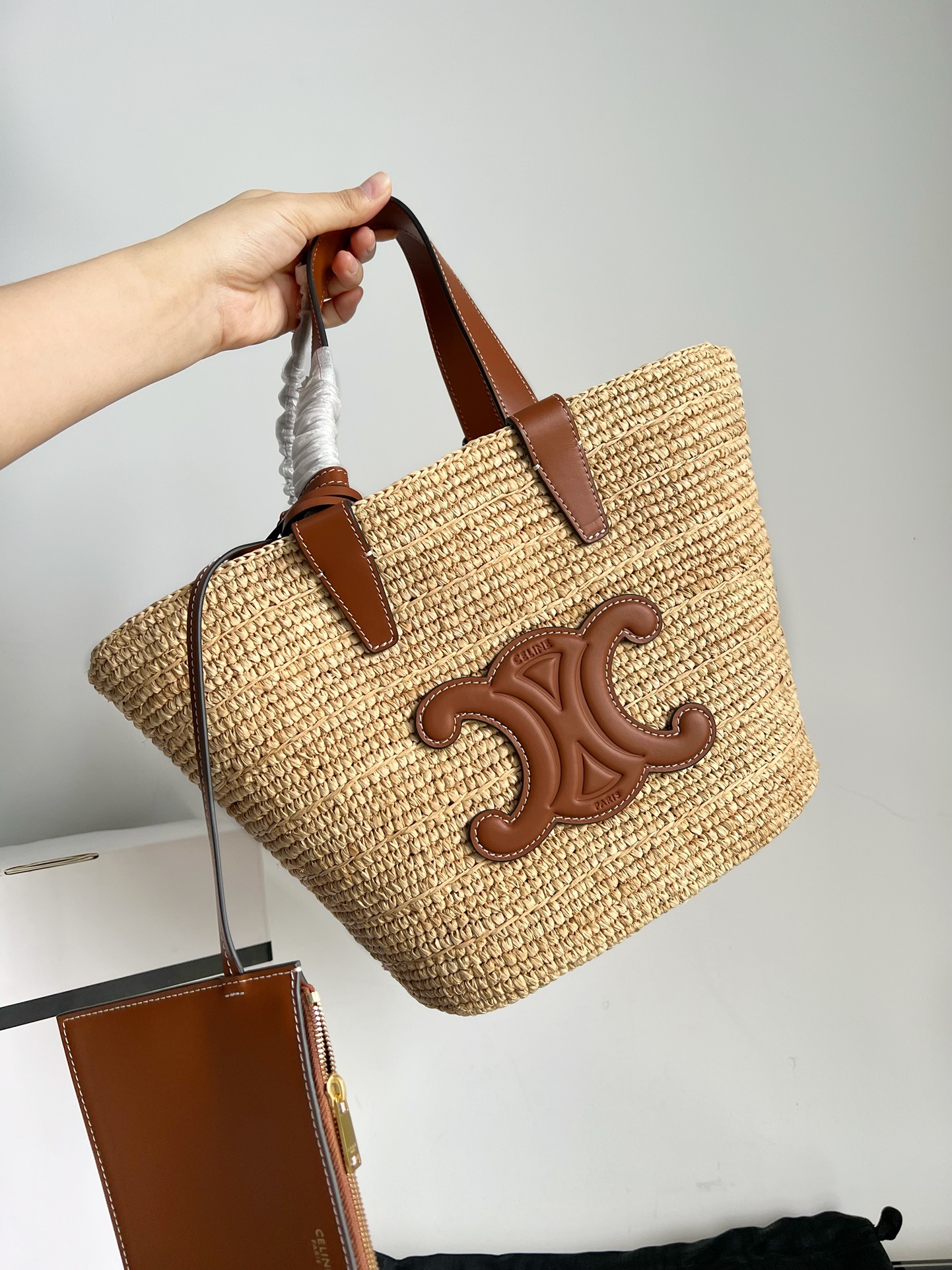 Celine Product _dN3qfClT5ofgFRWClBFEov_plZsw-wCpq4u7Z-w
