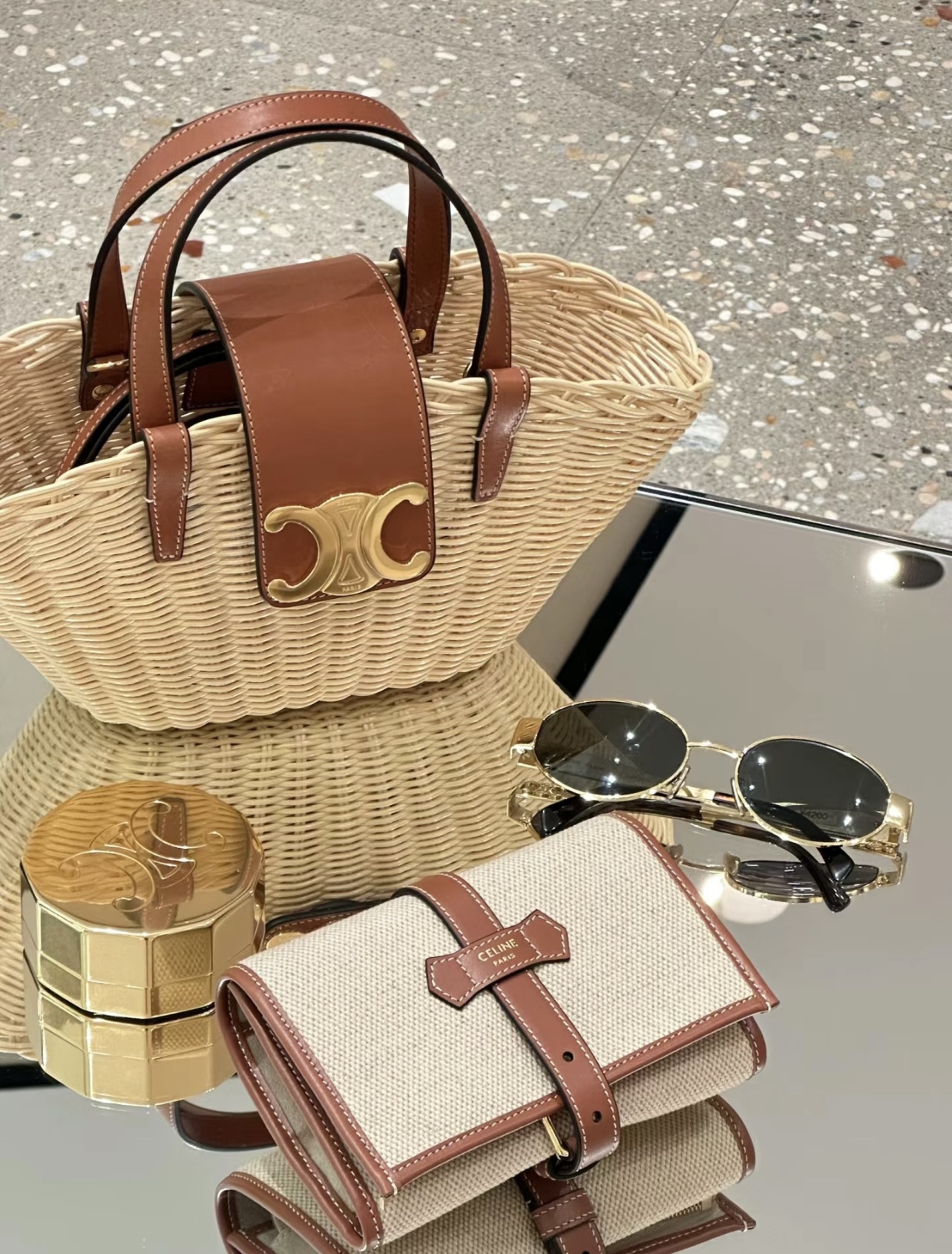 Celine Product _dSgqfWmjSJzVelMBPV4Cdt2zgJ5-0wB5E-iRKnw