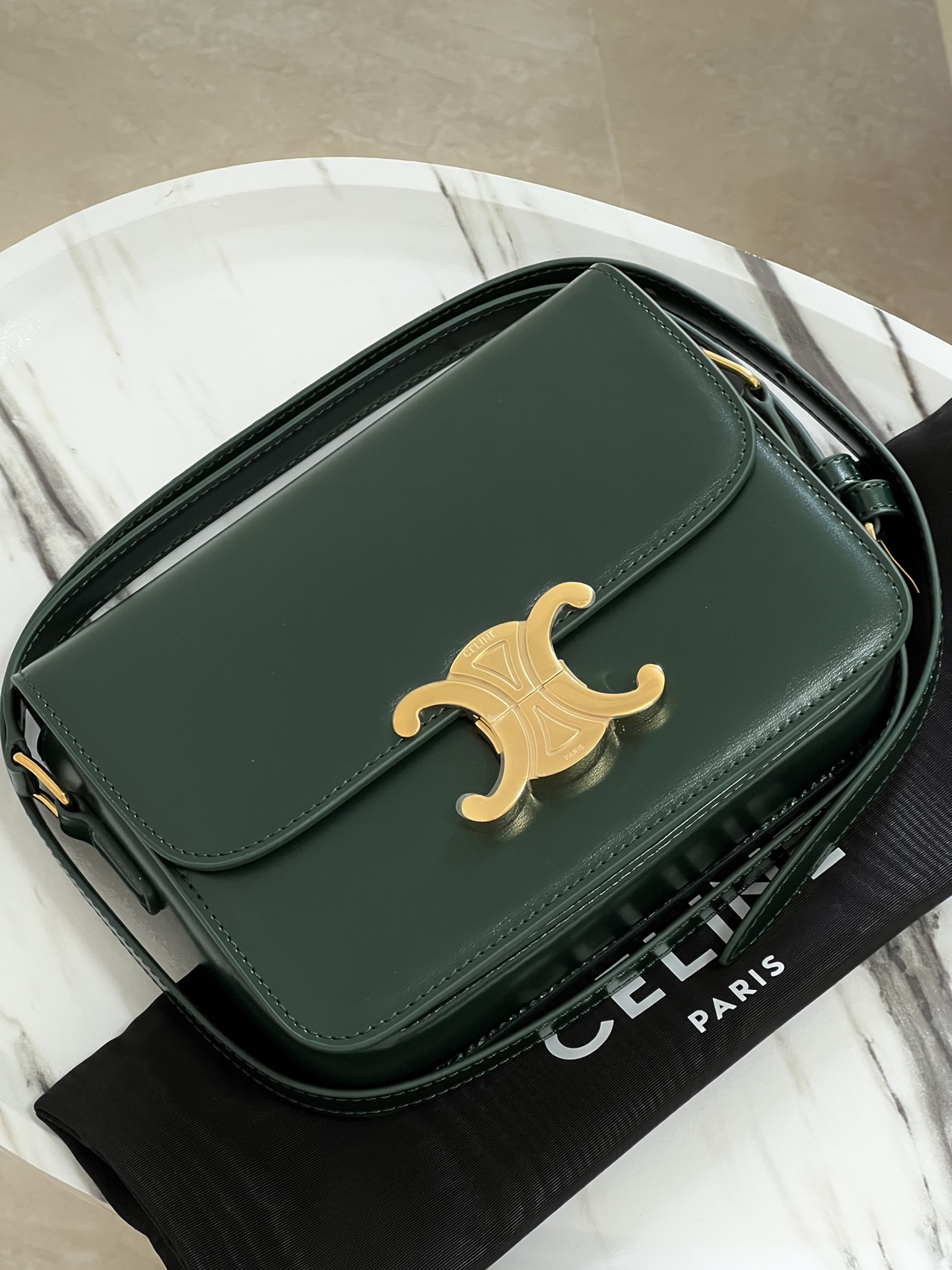 Celine Product _dfCqfx0QVzDRyuewtrIxo0H8T32hZ37gEtPtnuA