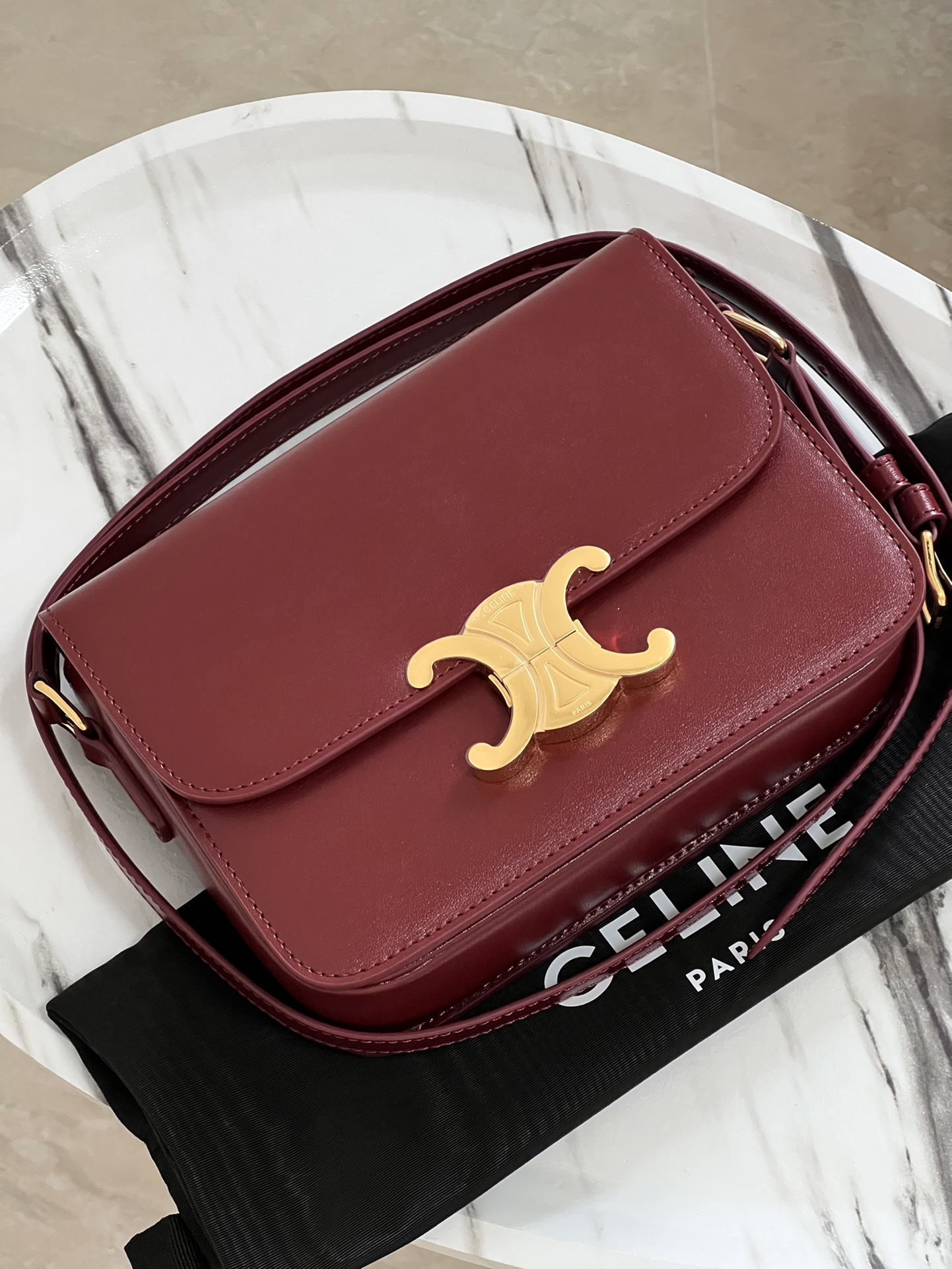 Celine Product _dhtqfd7Mtcd340DbTnGvIGRlHb8l205PXBg2_vA