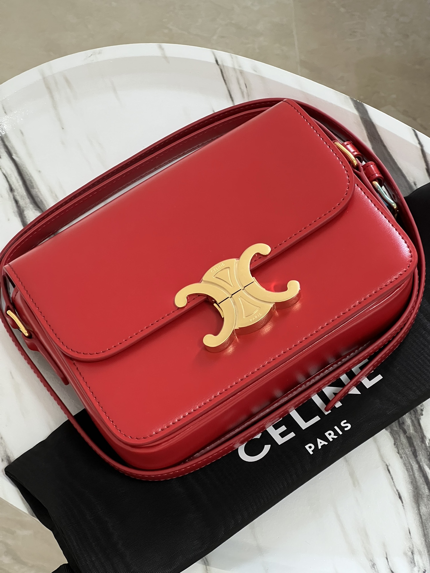 Celine Product _doLqflCdpX7TaYG96_F0P5UdBawWEcdPBxaQkGA