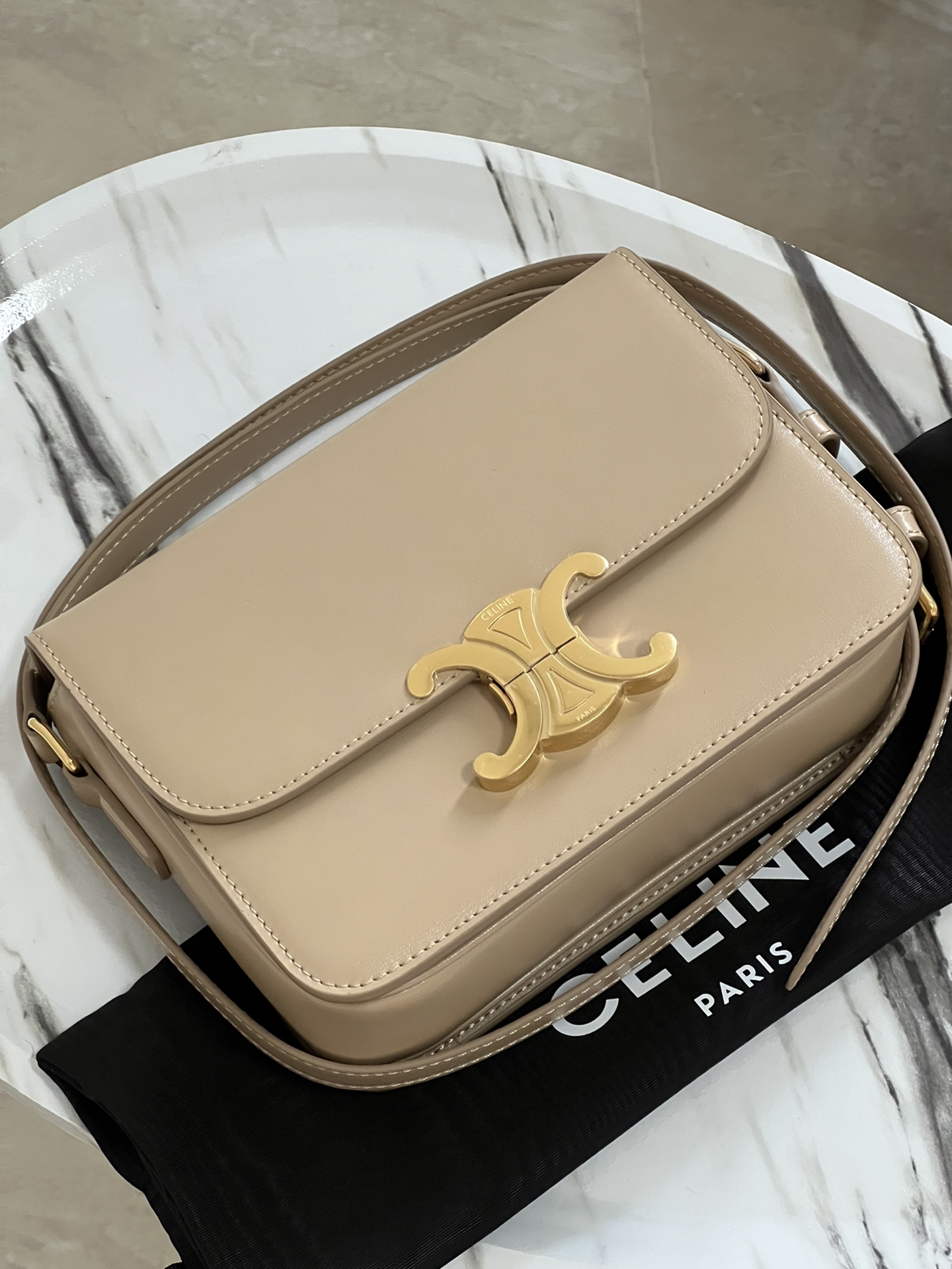 Celine Product _dujqfMqY1yHFYBcpFk1g5Zm58f3E575oFa2BIng