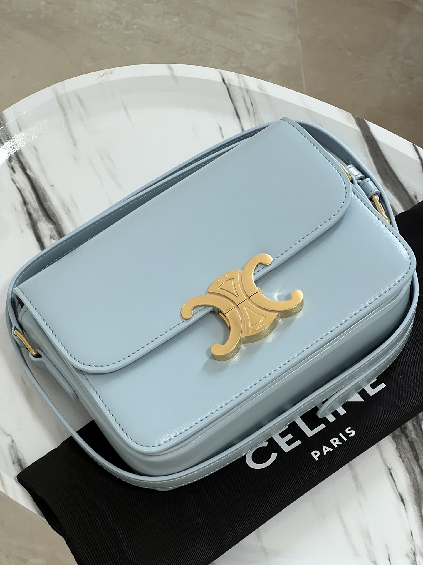Celine Product _drSqflfgE3l1WIZS1iDd4hkGu8eC1RCji8eiv5Q