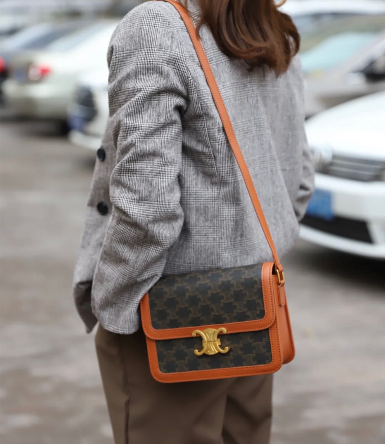 Celine The king of Arc de Triomphe classics, medium size with distinct compartments, large capacity, versatile in all seasons, and very durable
