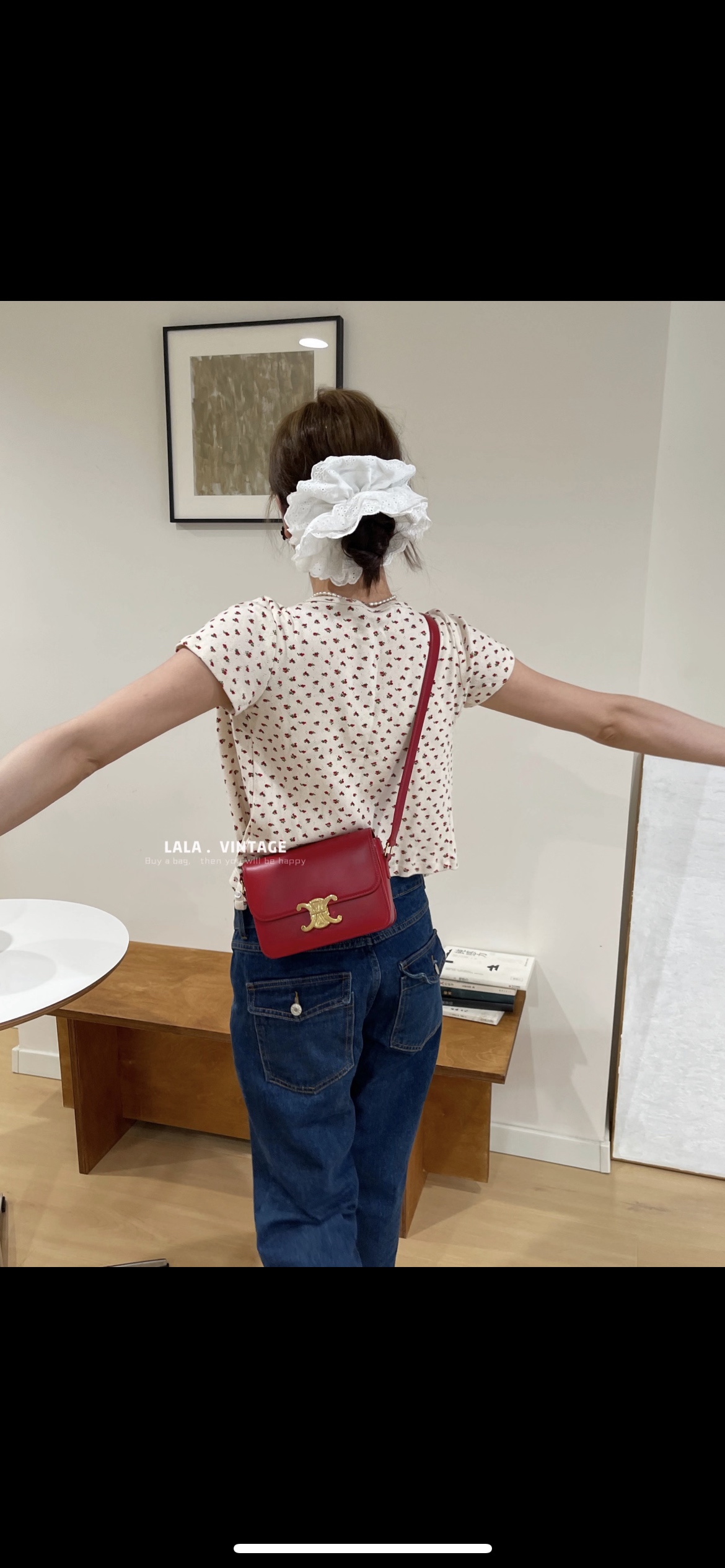 Celine The red is so beautiful! Lively and high-end