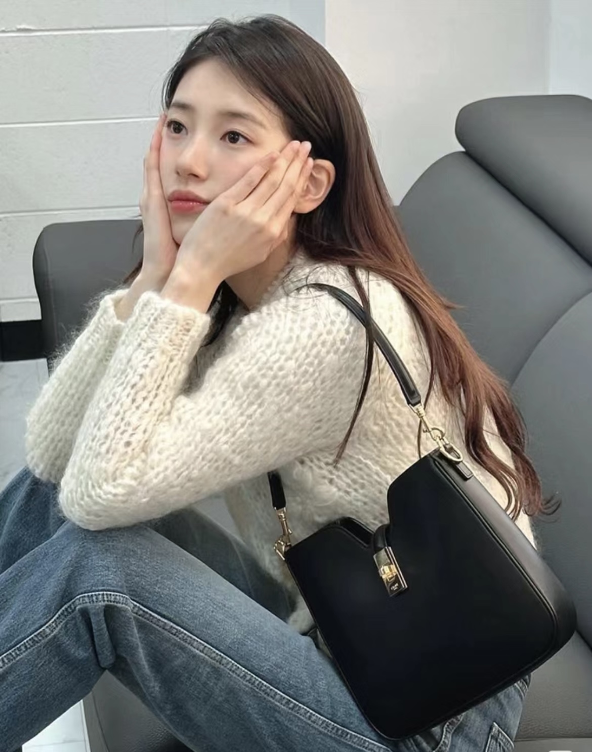 Celine Small size black, elegant and elegant, feeling like a heroine