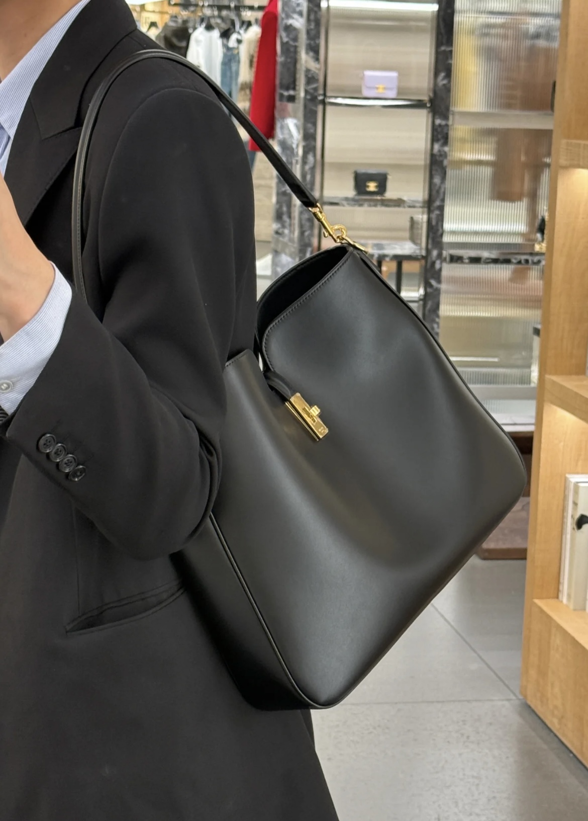 Celine Product _dweqf4Ni3XPRBZIqn_Lt3-SxUgPetDSSLVu83wQ