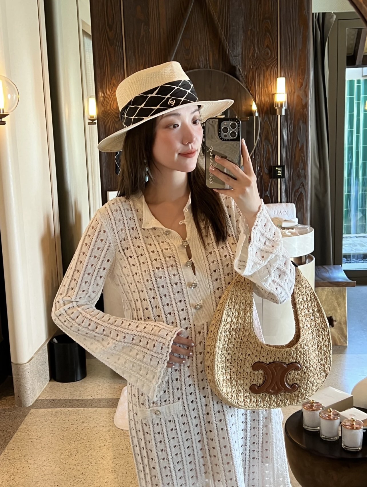 Celine [Atmosphere Killer] Summer back looks really good~ Concave look for vacation photos