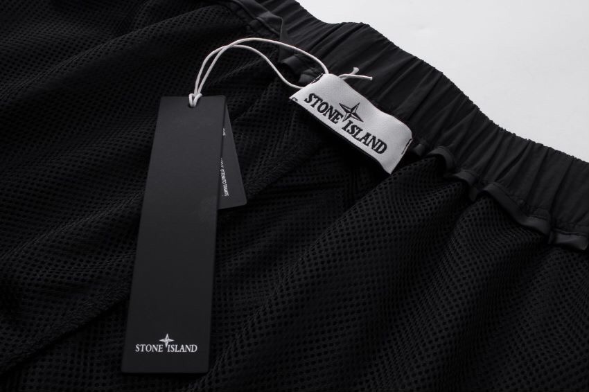 “Stone Island Tide-Proof Outdoors: 5-Minute Shorts for Men and Women” - 图片 4