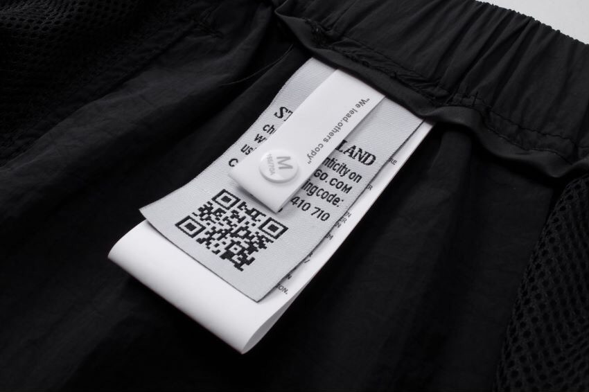“Stone Island Tide-Proof Outdoors: 5-Minute Shorts for Men and Women” - 图片 3