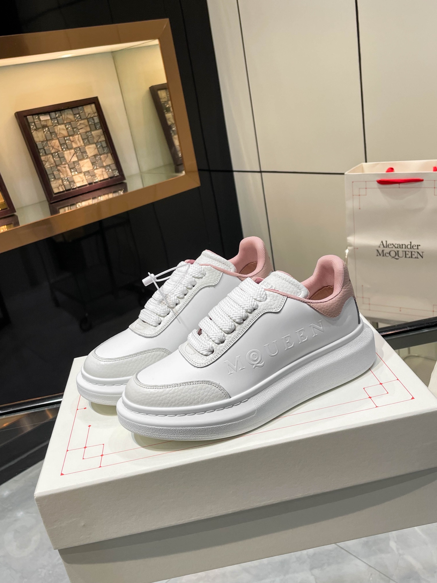 McQueen 2025 Fashion Collection: Custom Italian Leather Shoes with Iconic Style - 图片 9