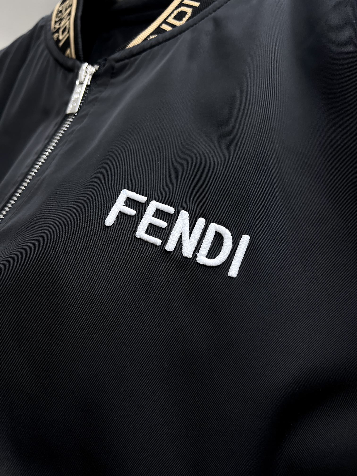 High-End Custom Fendi Baseball Jackets: Quality, Style, and Versatility - 图片 6