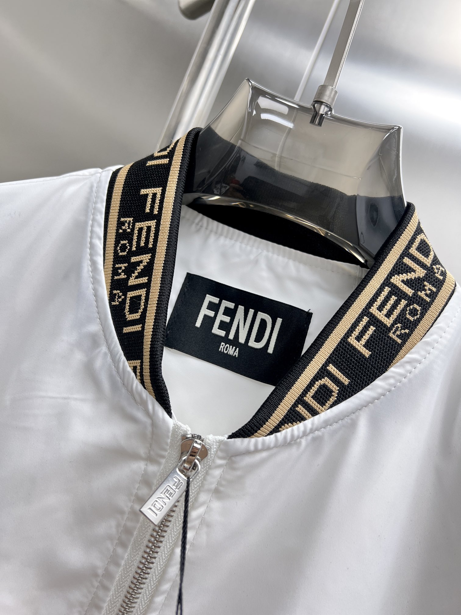 High-End Custom Fendi Baseball Jackets: Quality, Style, and Comfort in Every Stitch - 图片 5