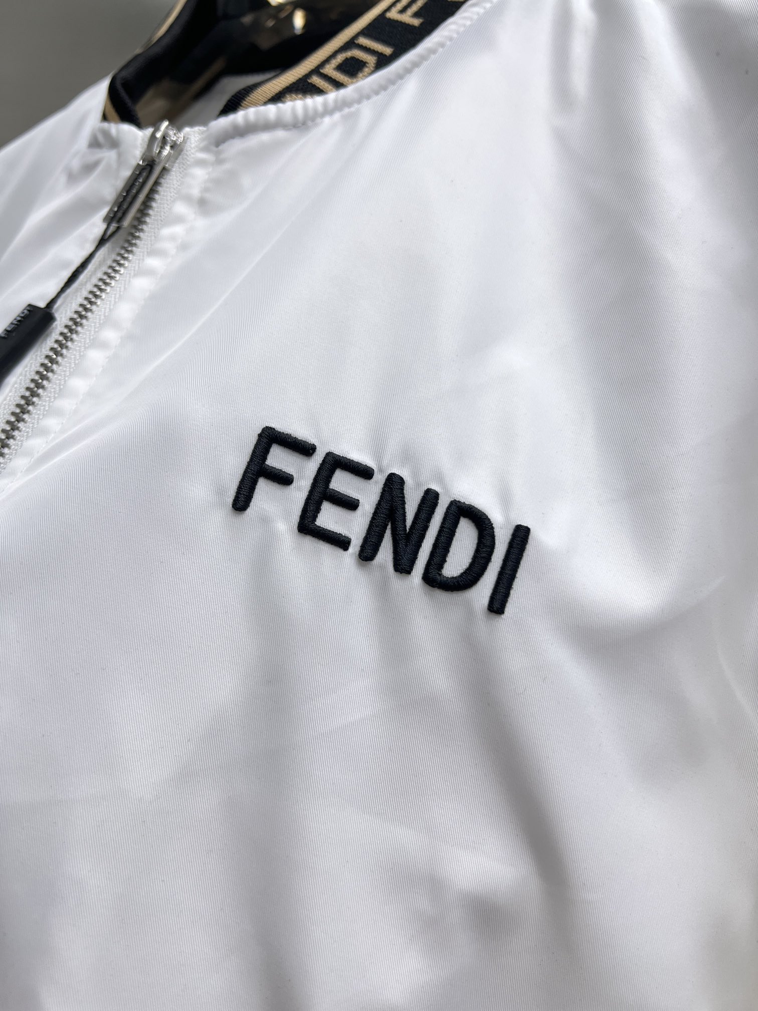 High-End Custom Fendi Baseball Jackets: Quality, Style, and Comfort in Every Stitch - 图片 6