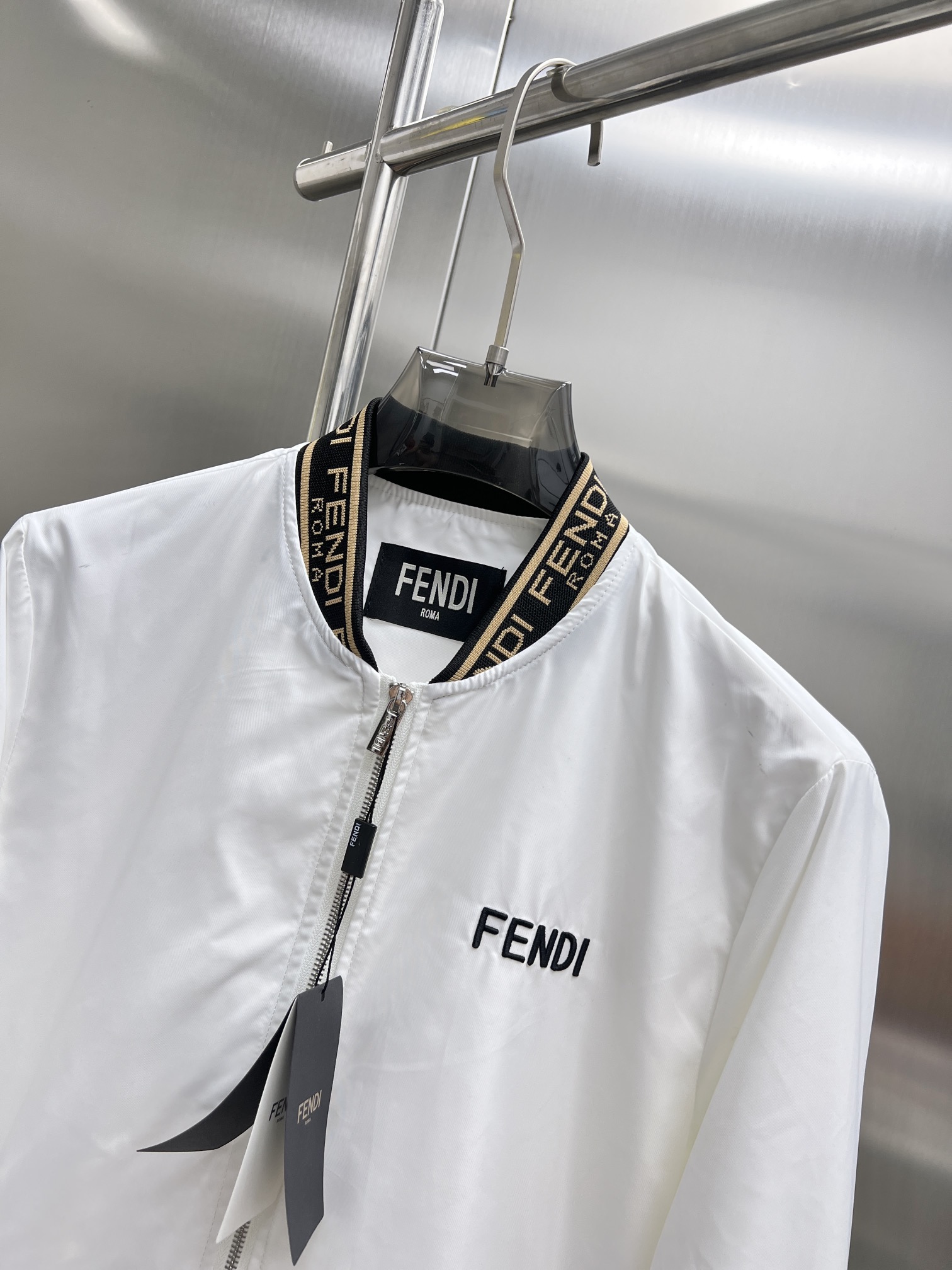 High-End Custom Fendi Baseball Jackets: Quality, Style, and Comfort in Every Stitch - 图片 4