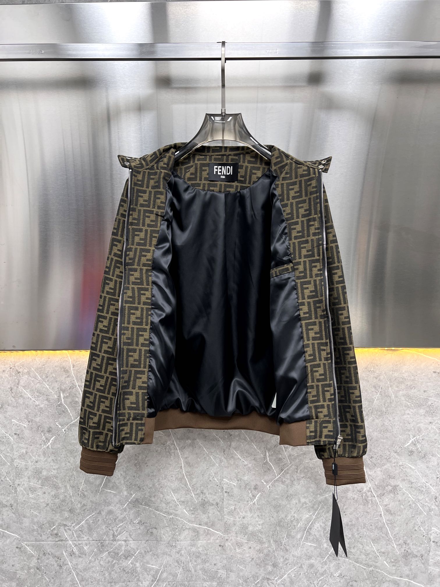 High-End Custom Fendi Jacket: Exceptional Quality and Style in Every Detail - 图片 2